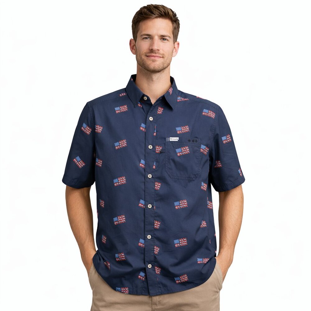 Columbia Sportswear PFG Men’s Slack Tide Camp US Flag Shirt - Size Medium
